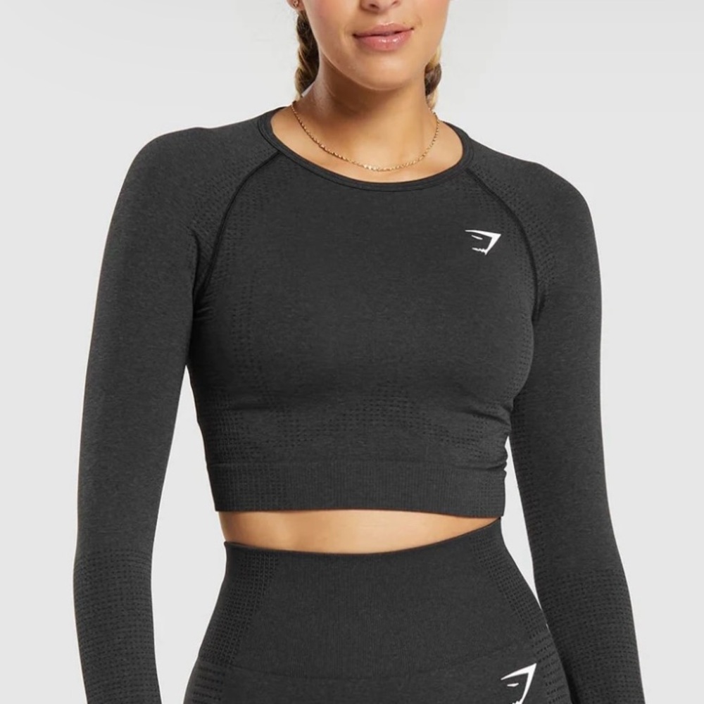 Gym shark long sleeve cropped workout top!
